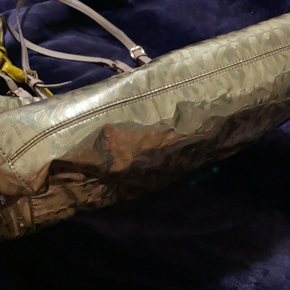 Gold Michael kors purse - Picture 4 of 5